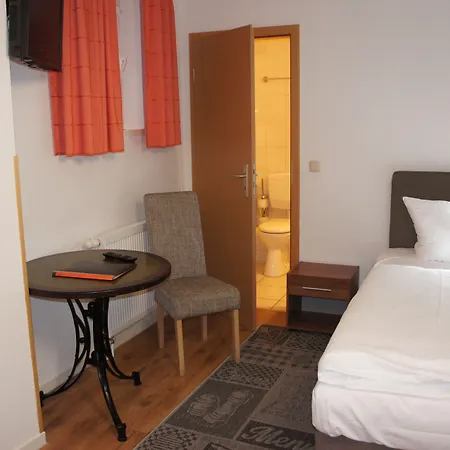 Garni Am Hopfenmarkt 3* רוסטוק